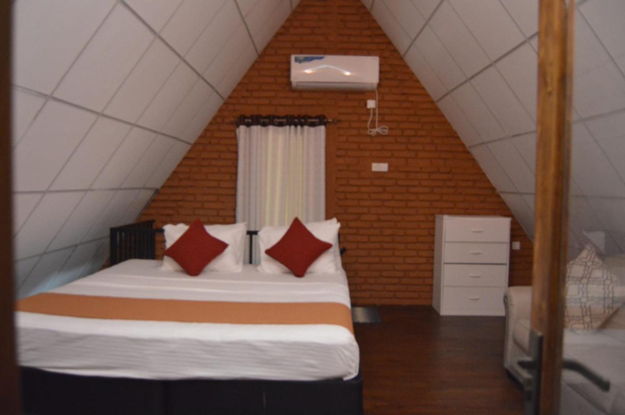 Ciel Star Anuradhapura Hotel Exterior photo