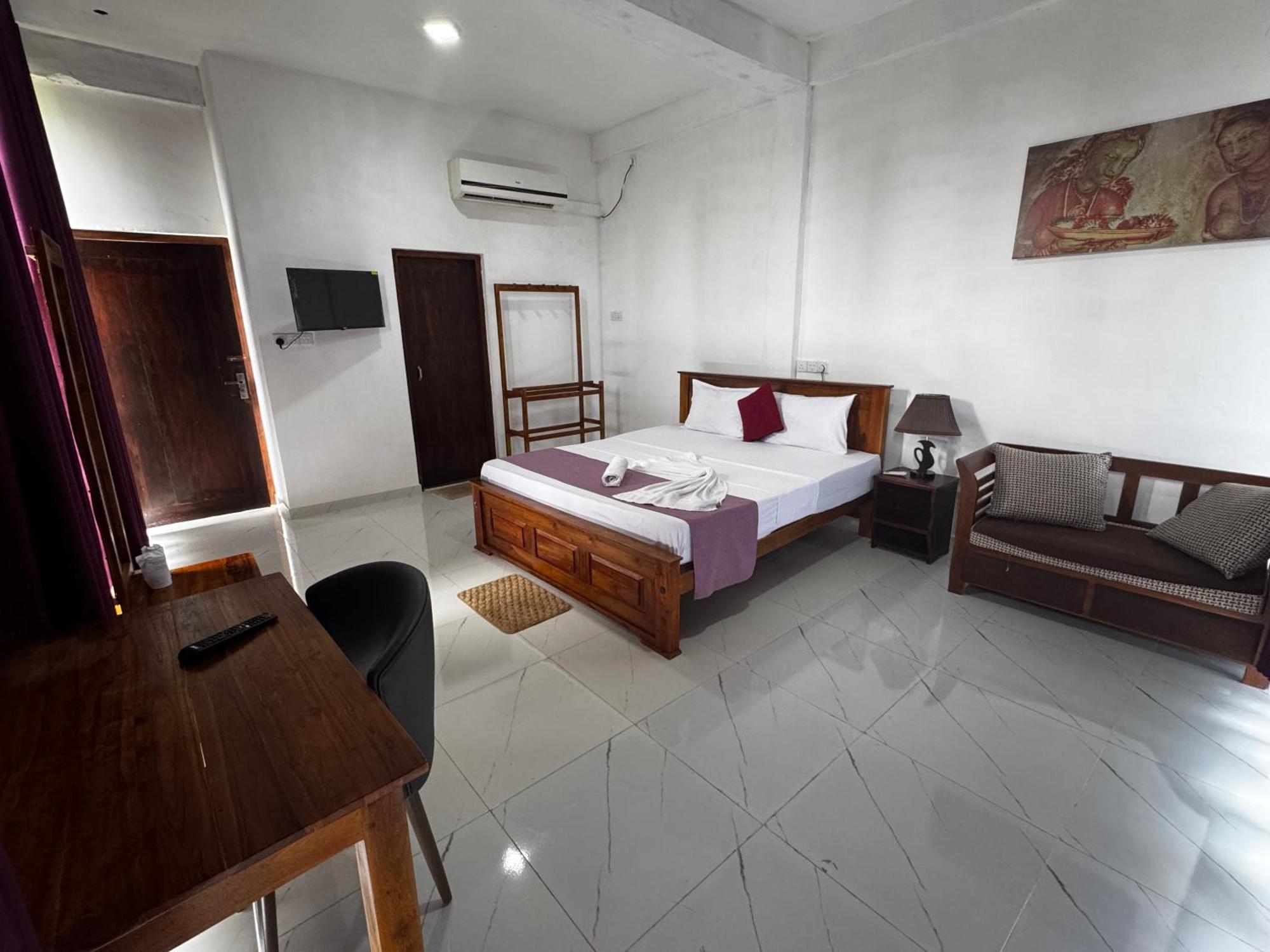 Ciel Star Anuradhapura Hotel Exterior photo